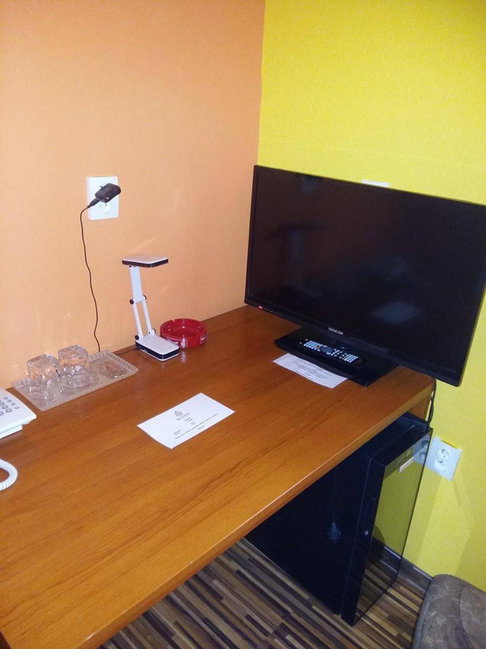 Hotel Centrál Šaľa Habitación foto