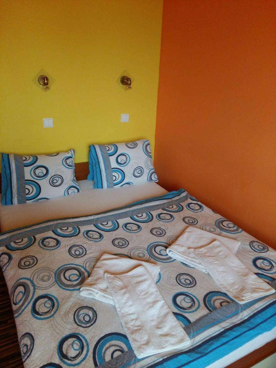 Hotel Centrál Šaľa Habitación foto