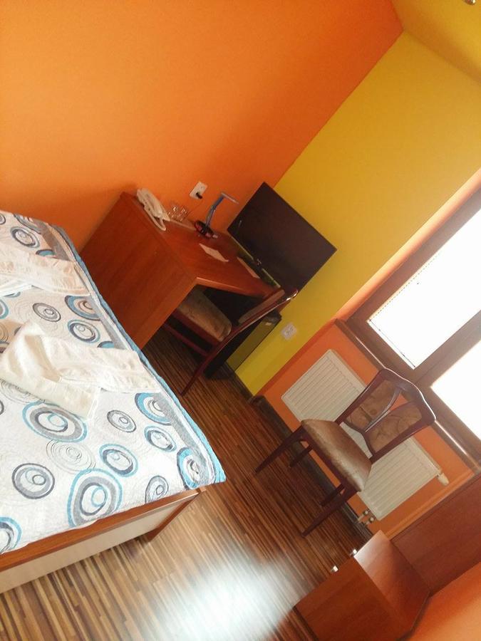 Hotel Centrál Šaľa Habitación foto