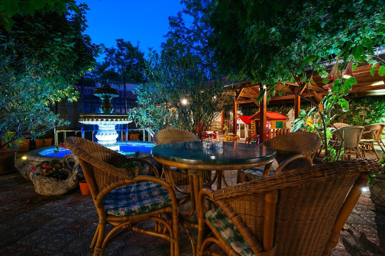 Hotel Centrál Šaľa Exterior foto
