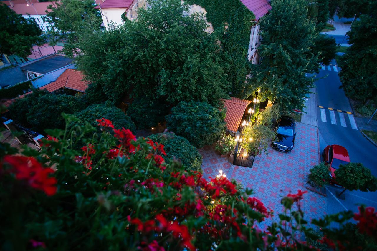 Hotel Centrál Šaľa Exterior foto